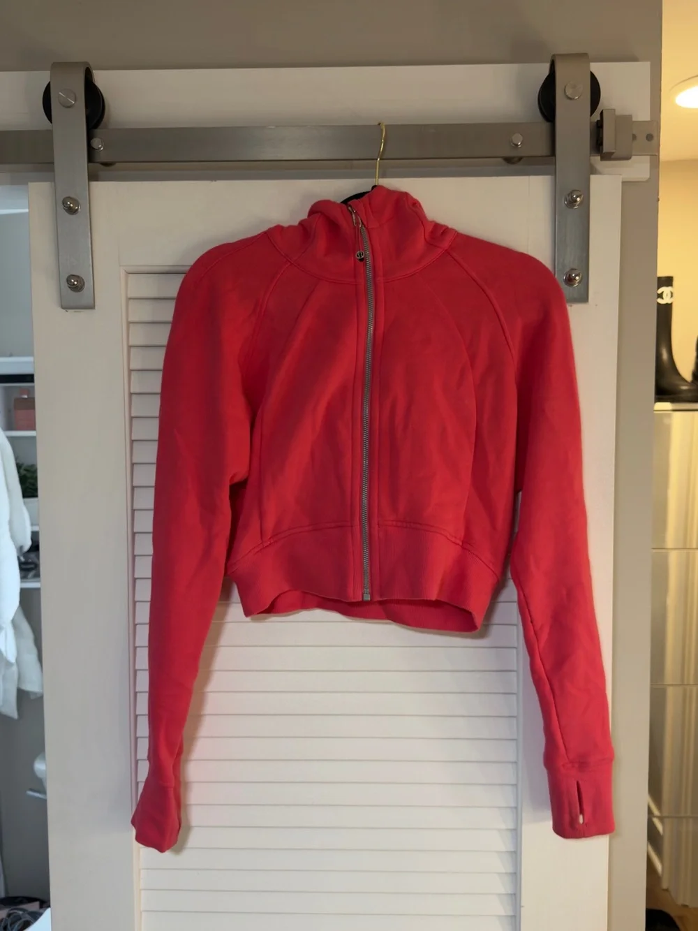 Women’s cropped pink Scuba Zip-Up Jacket